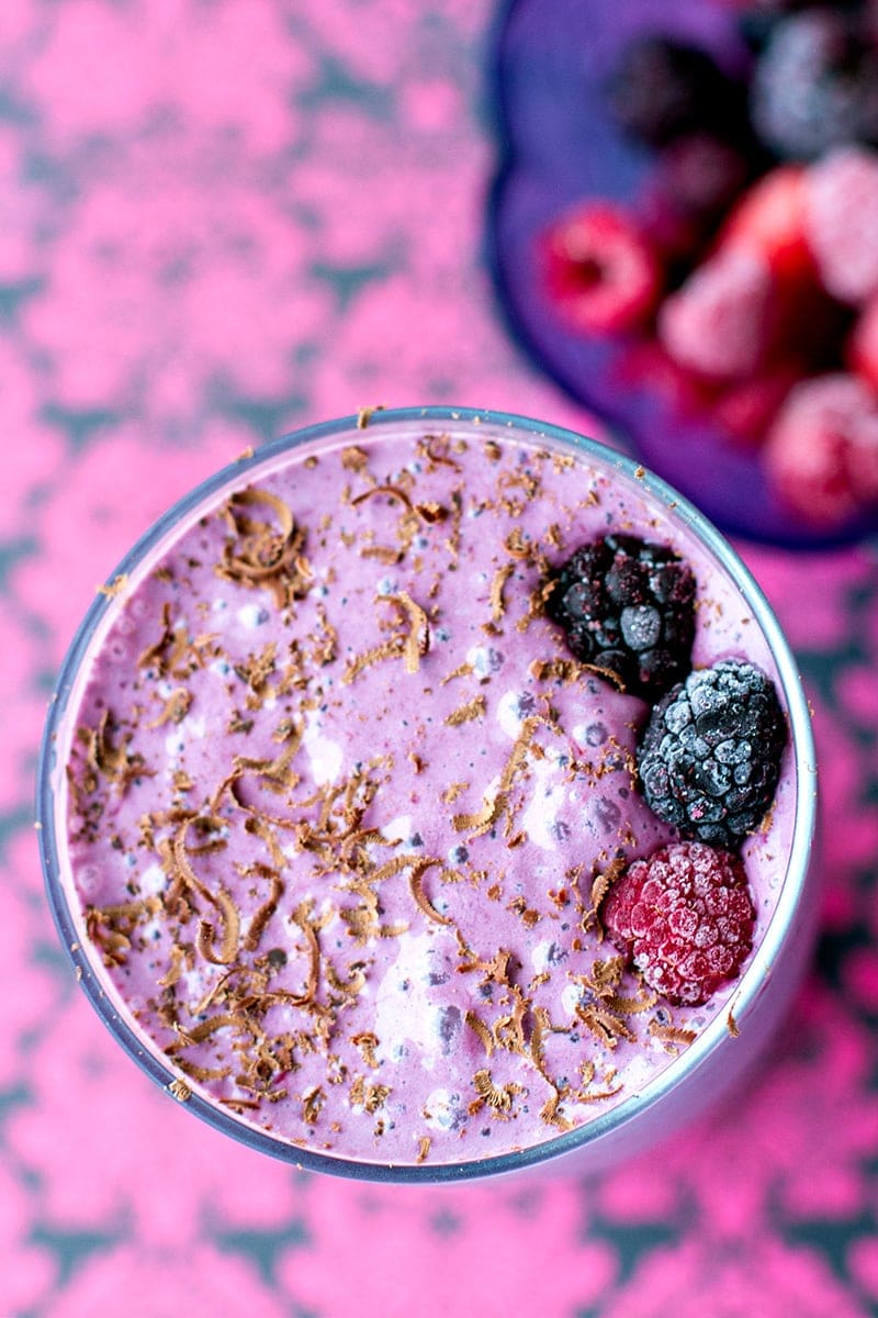 Berry Chocolate Smoothie (Dairy-Free, Paleo, Gluten-Free).
