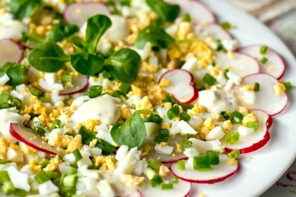 Radish salad with egg & creamy dressing