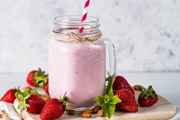 Strawberry Almond & Coconut Smoothie