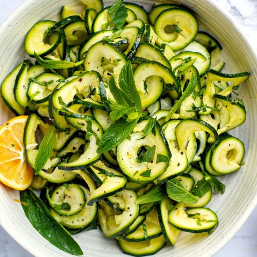 Zucchini salad with mint and lemon