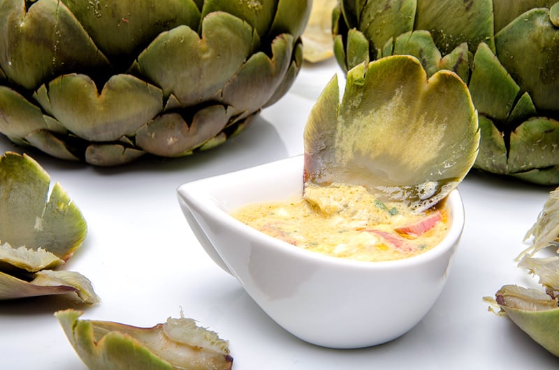 How to eat artichokes - Steamed artichoke leaves with dipping sauce