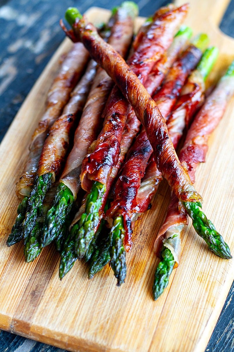 Prosciutto wrapped asparagus