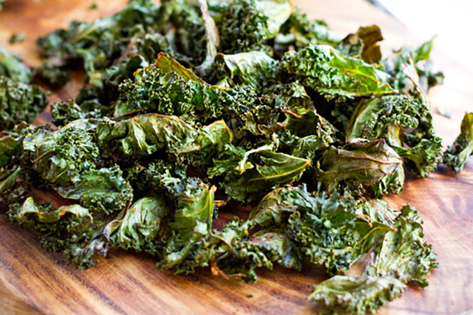 Spiced Kale Chipes (Paleo, Vegan, Gluten-Free, Low-Carb)