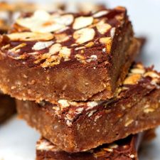 Vegan & Paleo Fudge Slice