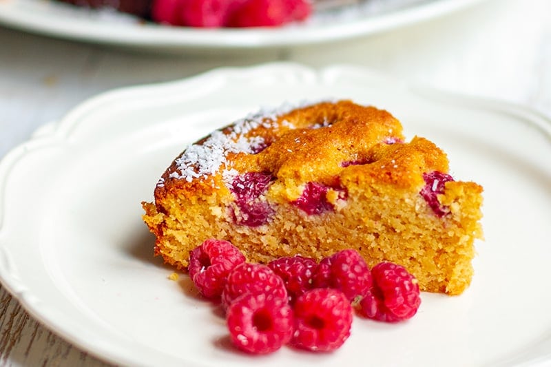 Paleo Cake With Raspberries & Coconut