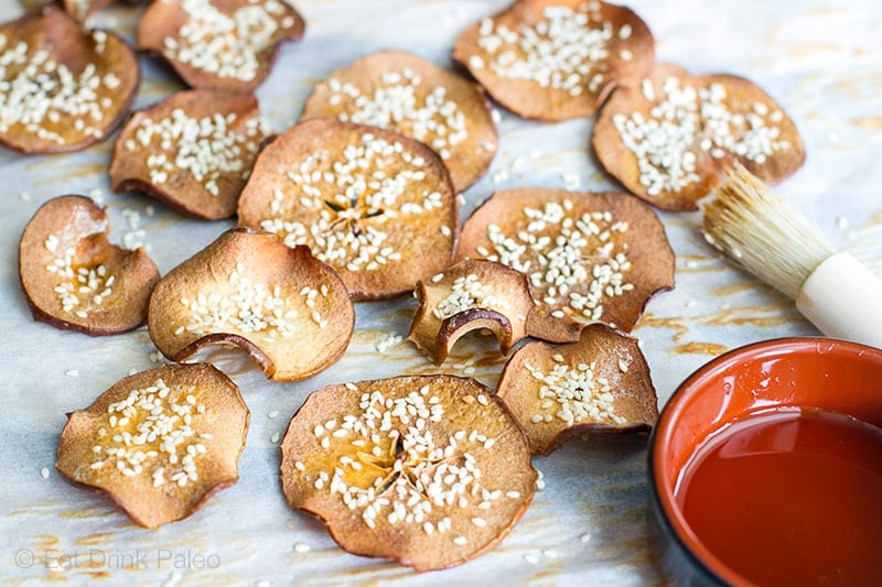 Maple Apple Crisps with Sesame Seeds & Cinnamon