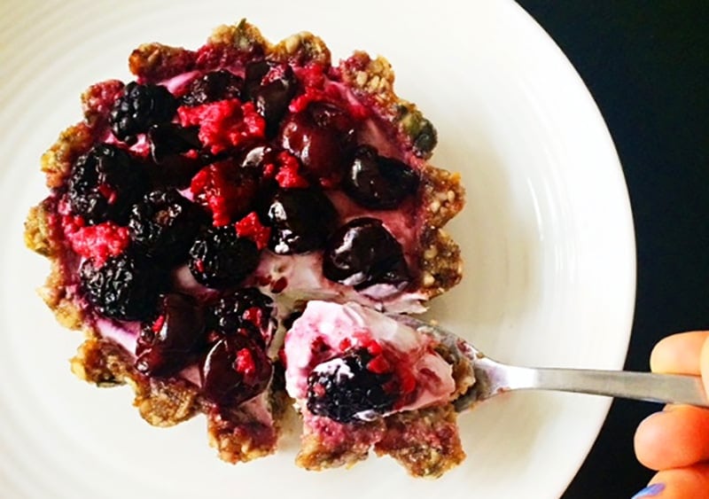 Mixed Berry Tart With Yoghurt (Raw, Vegan, Paleo, Dairy-Free)