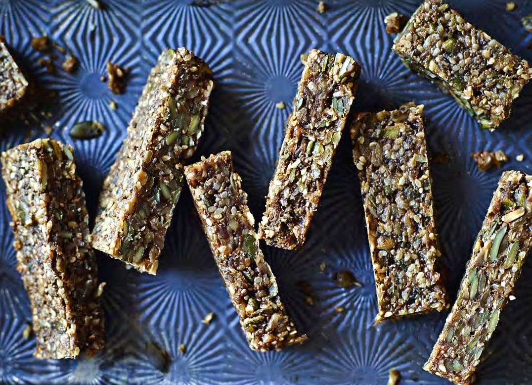 Nut-Free Granola Bars With Sunflower Seeds, Pumpkin seeds, Chia seeds and sesame seeds