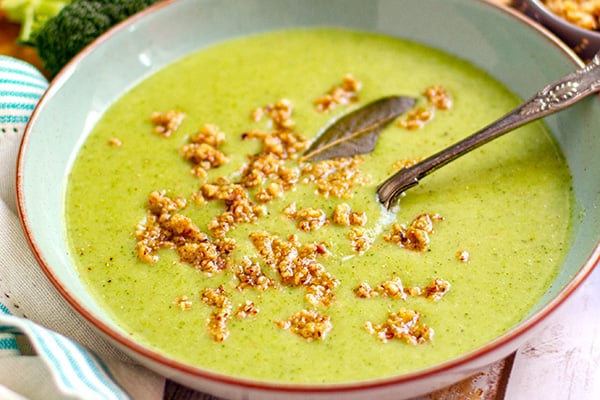 healthy broccoli soup recipe (paleo, whole30, vegan)