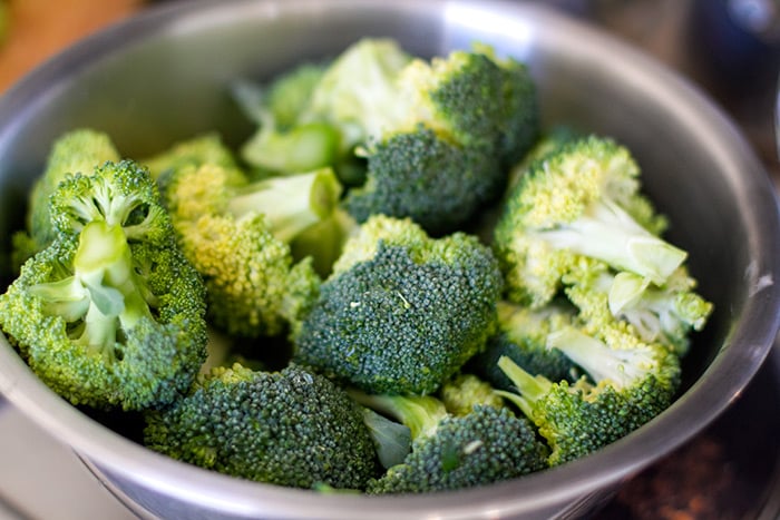 Making paleo broccoli soup