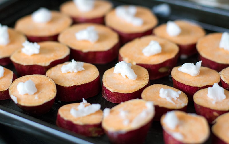 How to roast sweet potatoes with coconut oil and garlic