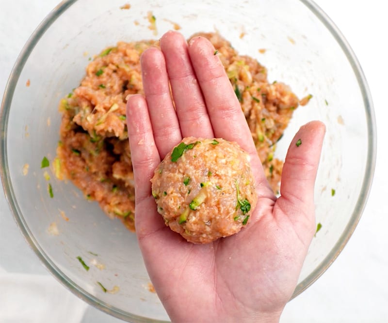 How to make turkey meatballs with zucchini