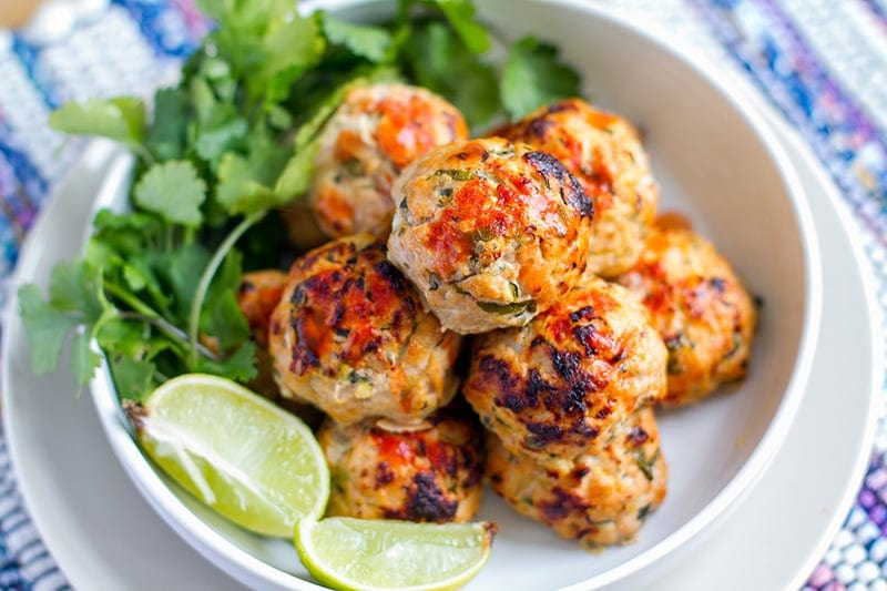 https://www.cookedandloved.com/wp-content/uploads/2017/03/healthy-turkey-meatballs-with-zucchini-3.jpg