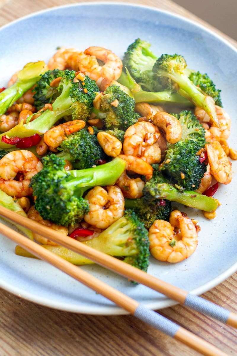  Paleo Prawn Stir Fry With Broccoli & Cashews