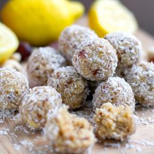 Lemon bliss balls