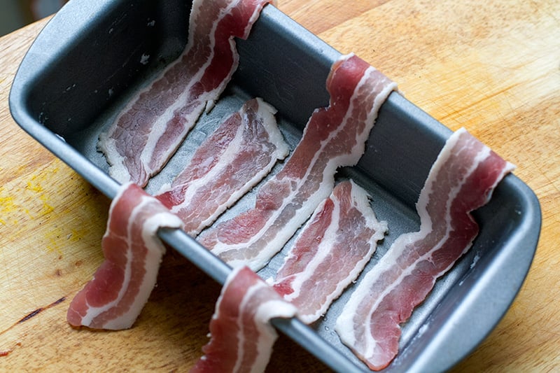 Wrapping bacon in a meatloaf pan