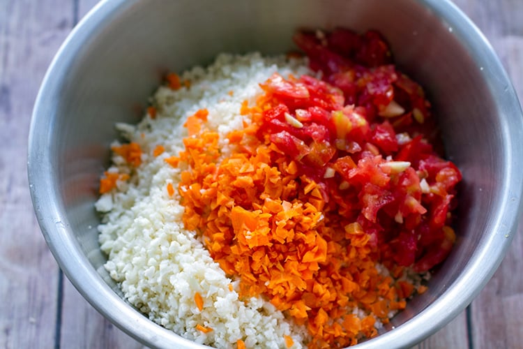 Making tomato cauliflower rice