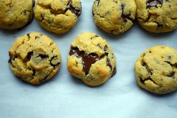 Keto chocolate chip cookies