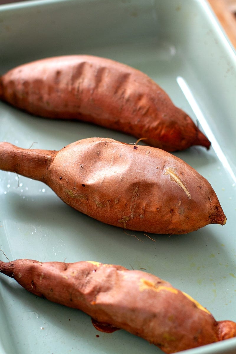 How to bake whole sweet potatoes in the oven