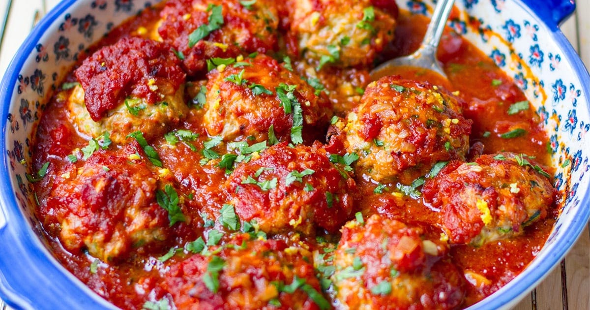 Chicken Meatballs In Tomato Sauce
