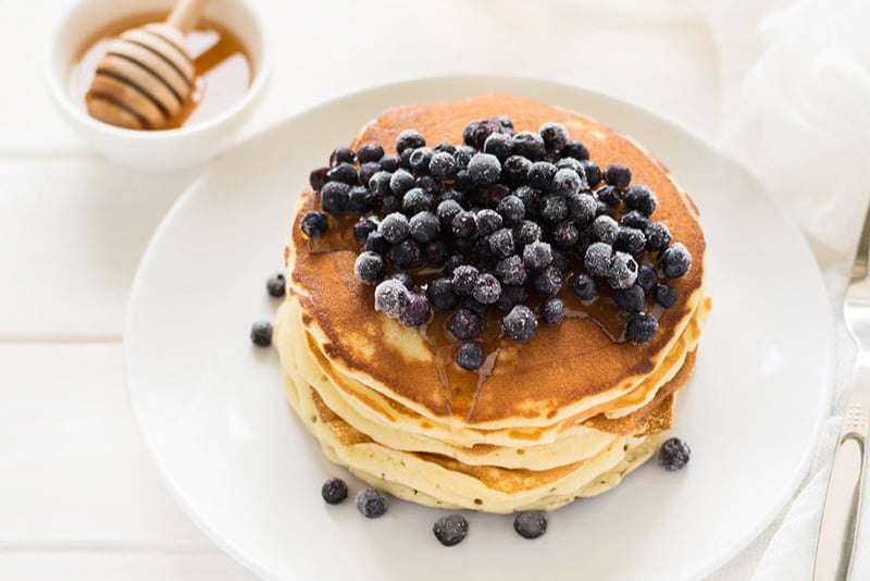 Keto pancakes with cream cheese and coconut flour