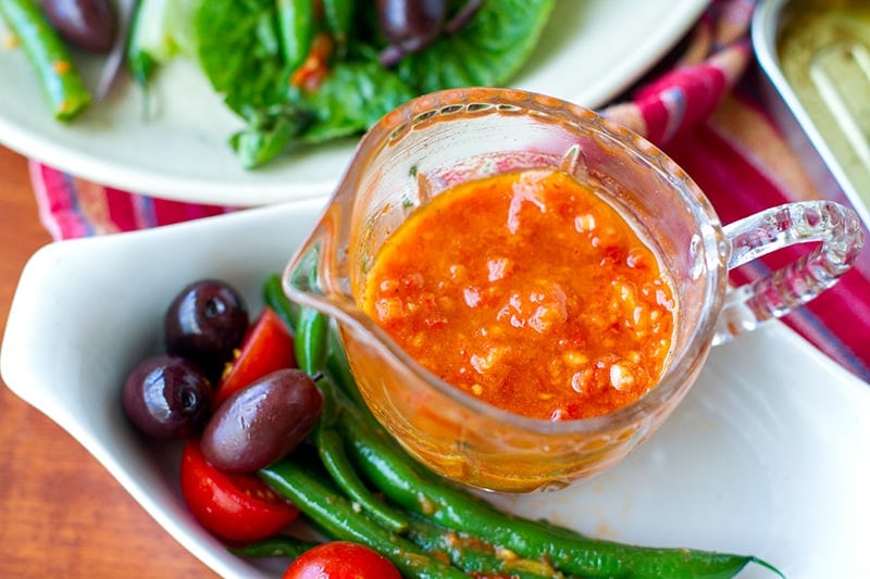 Sun-dried tomato salad dressing