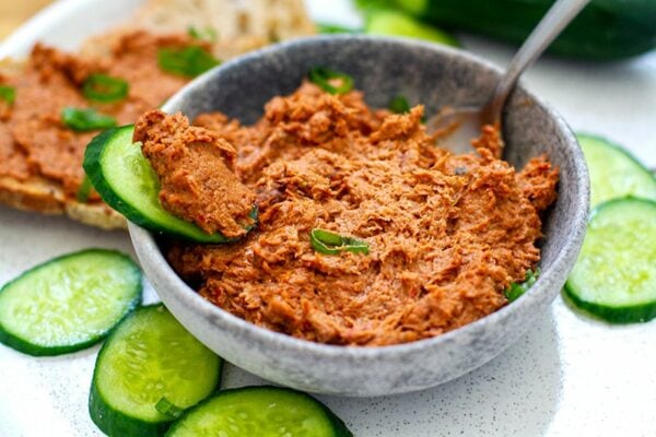Sardine pate with canned sardines and sun-dried tomatoes