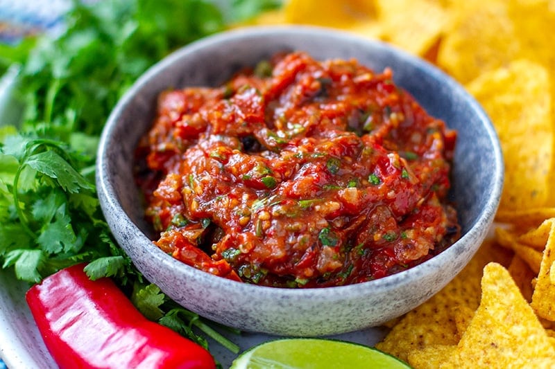 Roasted tomato salsa recipe, or salsa tatemada