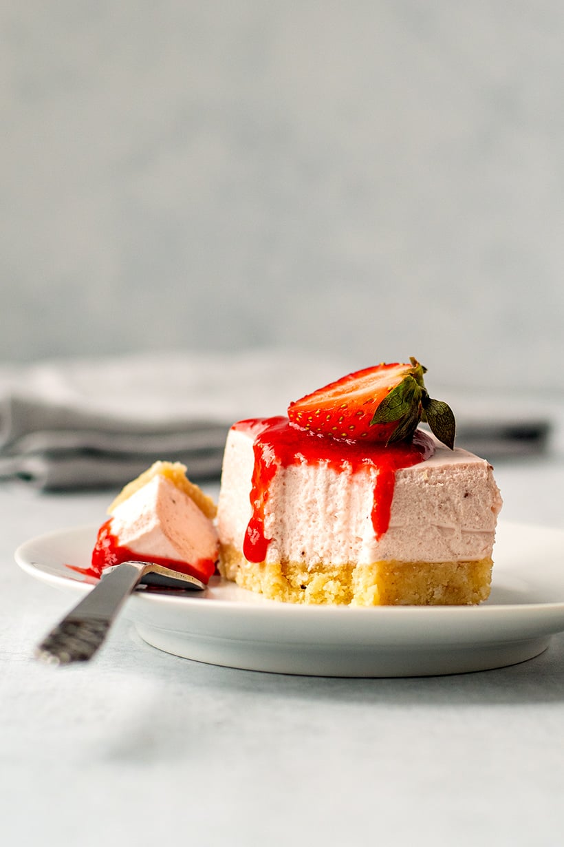 Strawberry Cheesecake Bars (No-Bake, Keto, Gluten-Free)