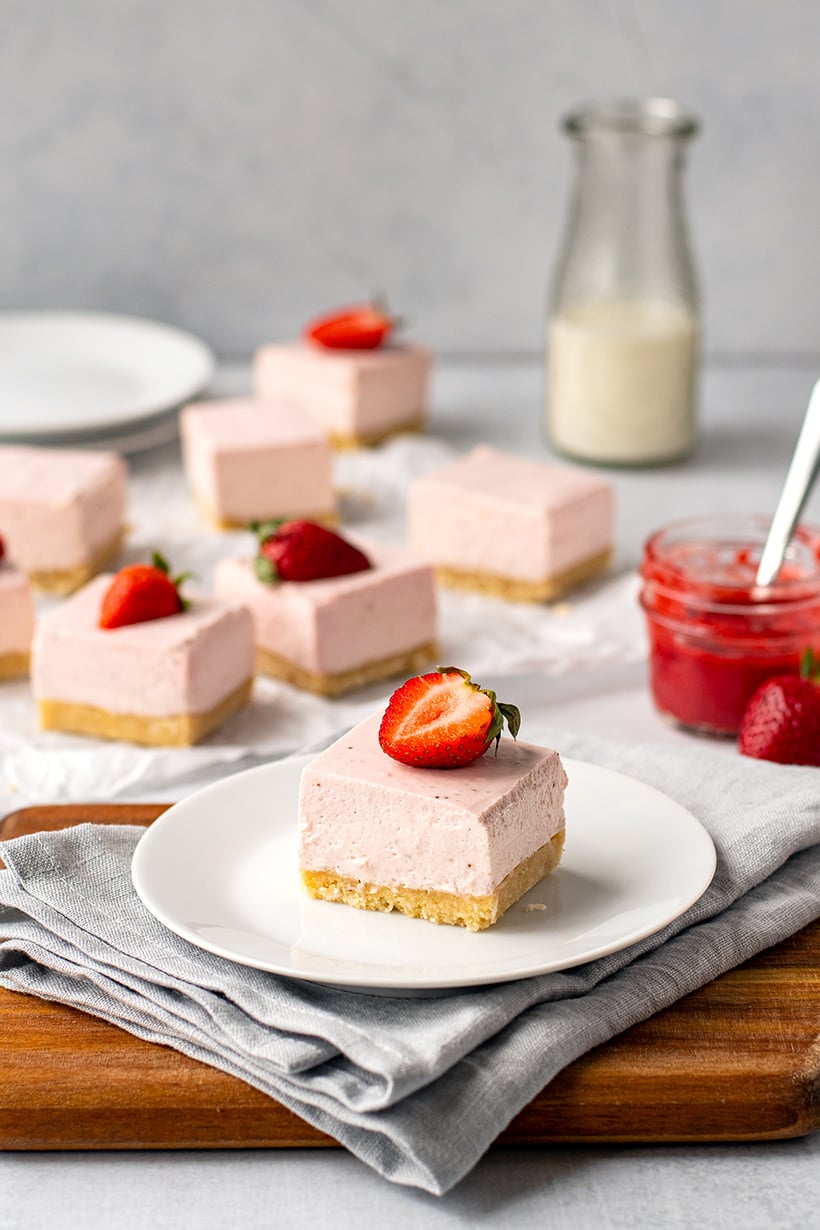 No-Bake Strawberry Cheesecake Bars (Low-Carb, Gluten-Free)