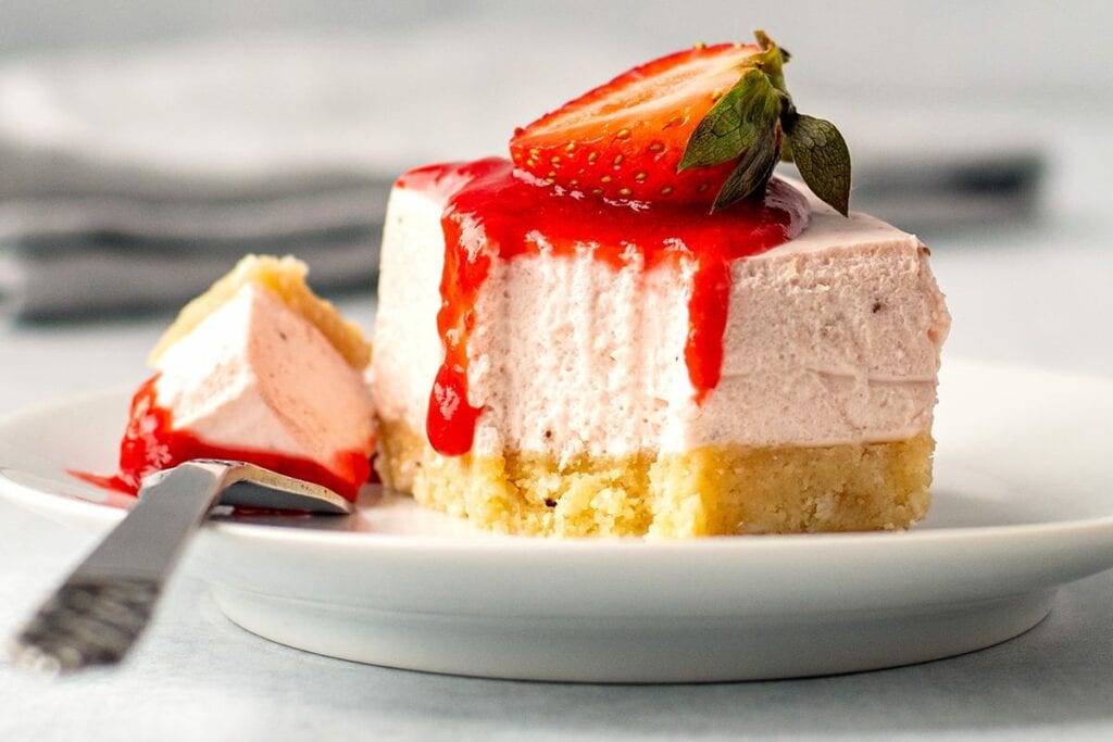 Strawberry Cheesecake Bars No Baking Required