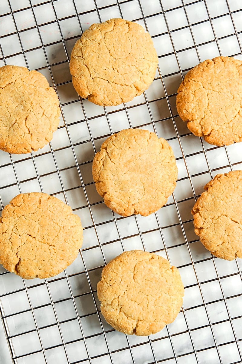 Baked lemon shortbread cookies