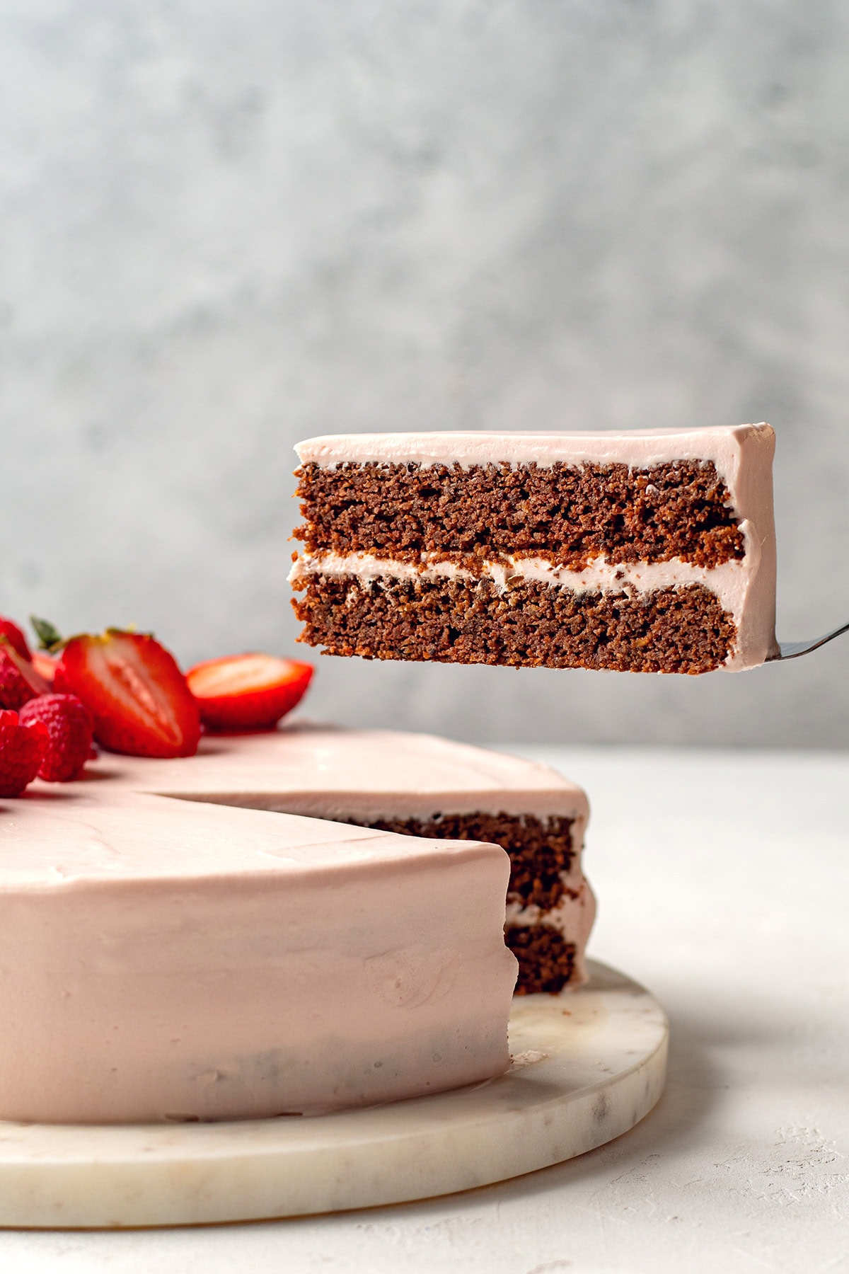 Beet red velvet cake (gluten-free, low-carb recipe).