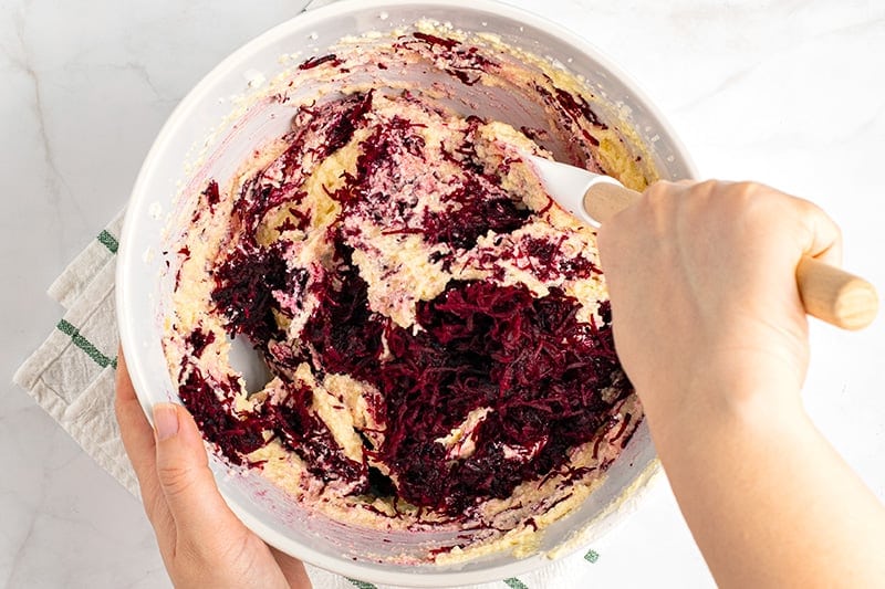 Red velvet cake batter with beetroot (low-Carb, gluten-free)