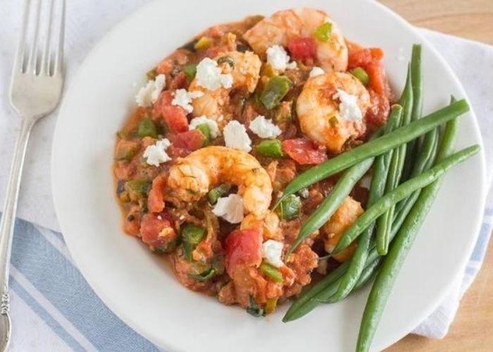 Shrimp with green peppers and feta
