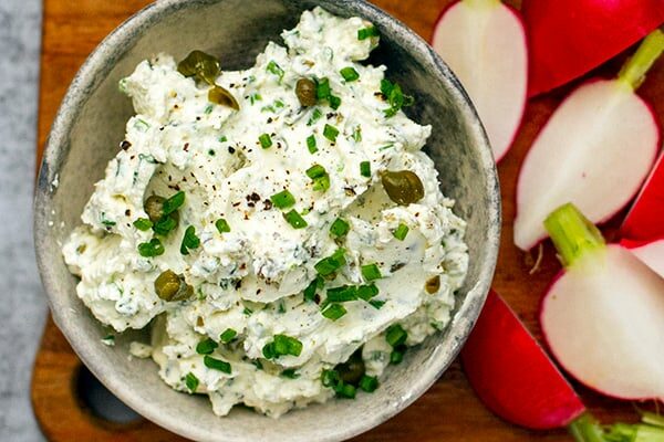 Whipped cream cheese with chives and capers