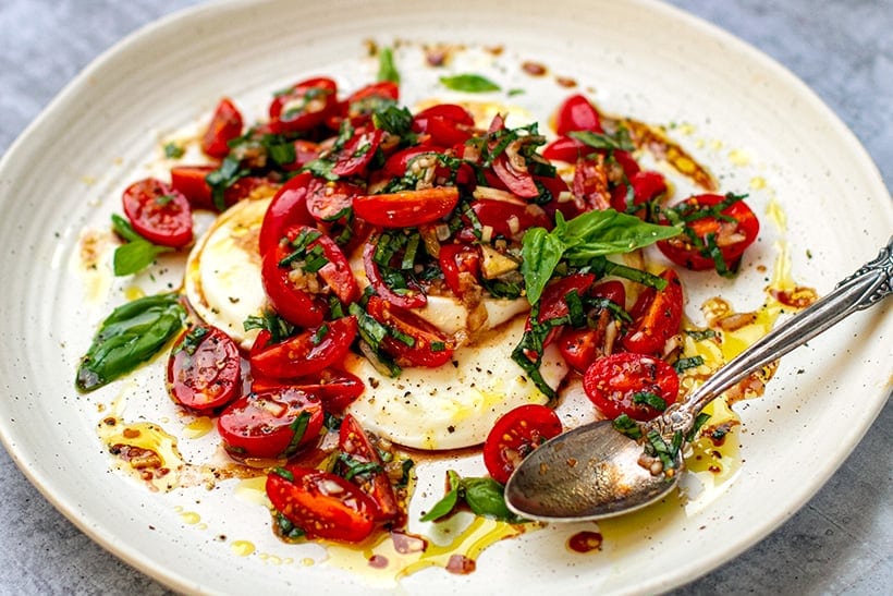 Fresh mozzarella salad with tomatoes, basil and balsamic