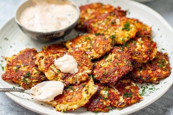 Tuna cabbage patties with spicy garlic mayo sauce