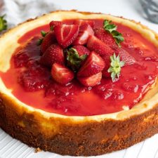 French Style Cheesecake With Strawberries