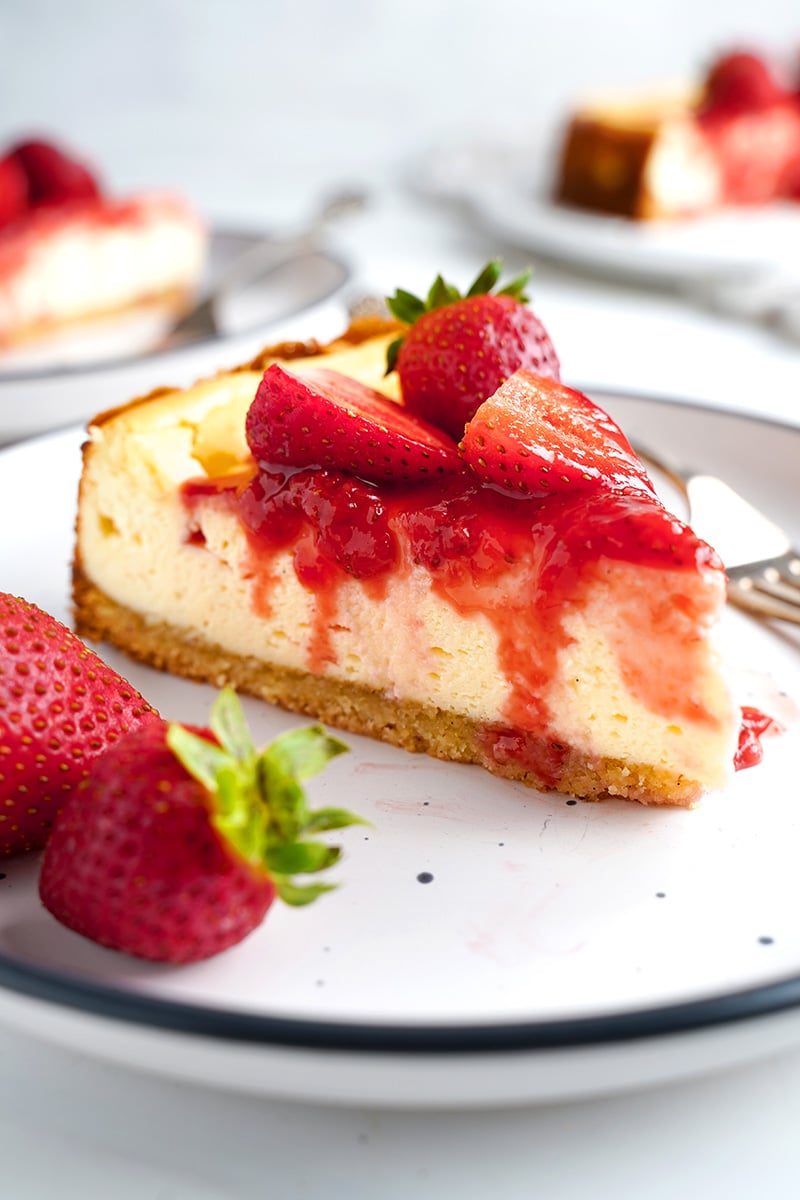 French Style Cheesecake With Strawberries (Low-Carb, Gluten-Free)