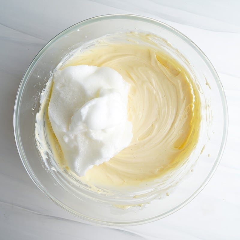 Adding whipped egg whites to the filling