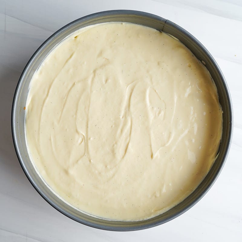 Cream cheese filling in a cake pane