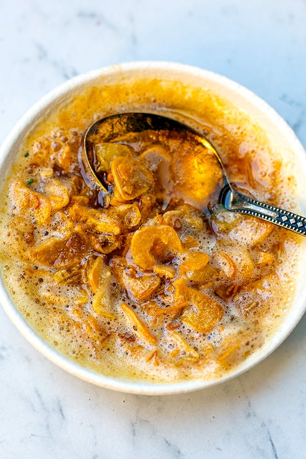 Fried garlic in butter