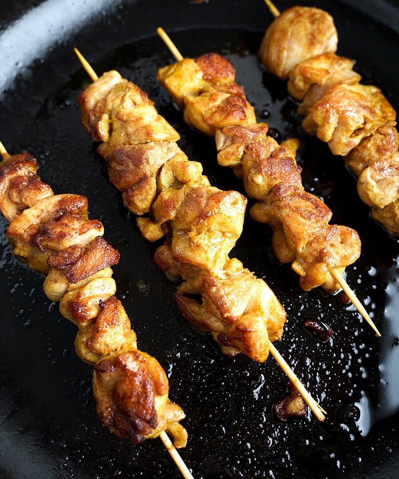 How to make satay chicken skewers