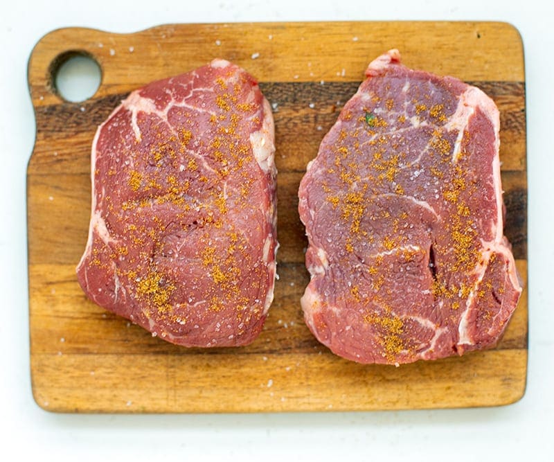 Seasoned steak with salt and cumin