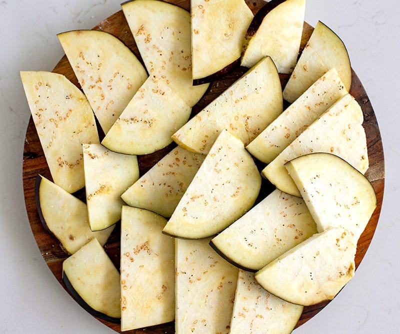 Cut eggplant in slices