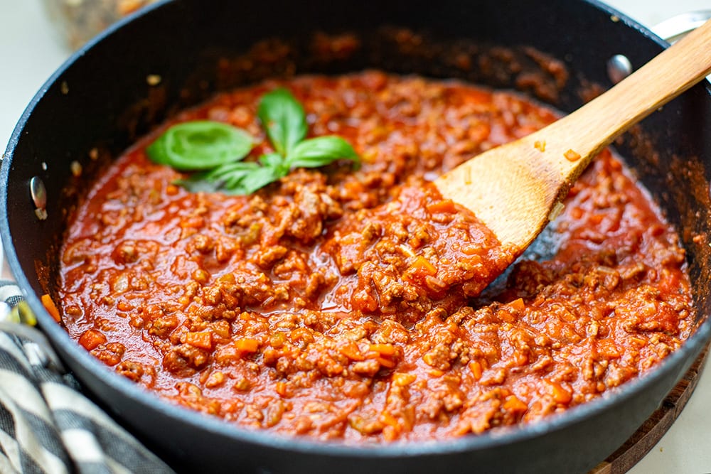 Bolognese sauce with savoury ground beef