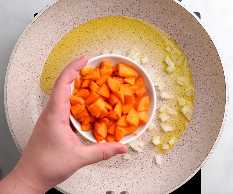 Sauteting vegetables for curry sauce