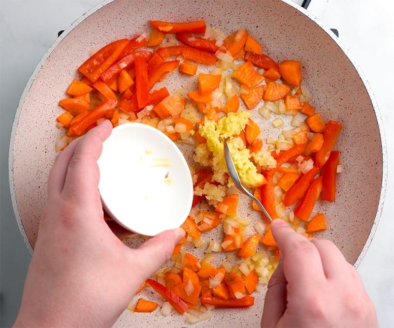 Saute garlic and ginger in a pan