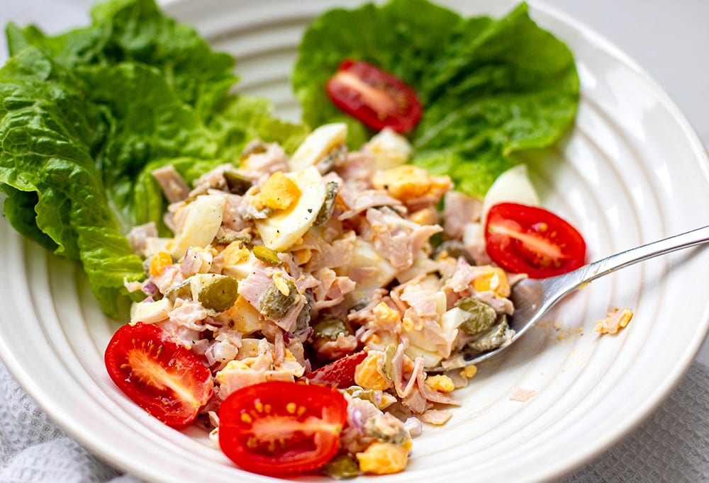 Low carb egg salad with lettuce and tomatoes